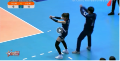 Nữ thần bóng chuyền Hàn Quốc 'cà khịa' đối thủ đầy duyên dáng