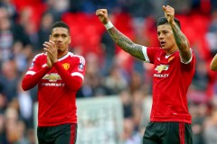 Sao Man United cầu xin để không phải trở lại Old Trafford