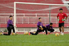 HLV Lê Thụy Hải chỉ ra 3 cái tên đủ sức thay thế thủ môn Đặng Văn Lâm ở AFF Cup 2020