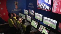 Sau Covid-19, VAR sẽ bị UEFA 'khai tử'?