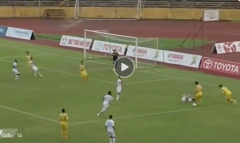VIDEO: Pha vào bóng nguy hiểm khiến Quế Ngọc Hải mang danh 'đồ tể' V-League