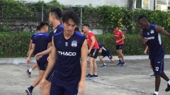 Cầu thủ HAGL bị choáng khi vừa đặt chân tới Nam Định