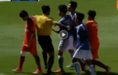 VIDEO: Cầu thủ U19 PVF và CAND xông vào ăn thua sau pha vào bóng thô bạo