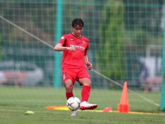 Ra mắt HLV Park Hang-seo, cầu thủ Việt kiều bị chấn thương