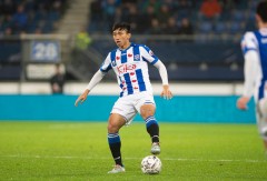 HLV SC Heerenveen muốn giữ Văn Hậu ở lại Hà Lan