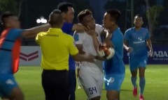 VIDEO: Pho Hien's coach strangling An Giang player