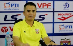 HLV Hà Tĩnh nghi đội nhà bị 'úp sọt', lên án VFF vì thiếu chuyên nghiệp