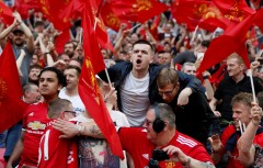 Fan MU đổi đời nhờ đặt cửa Liverpool vô địch Ngoại Hạng Anh