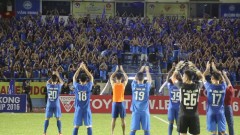 Báo Thái Lan 'sốc' với lượng khán giả đến sân tại V.League