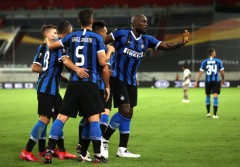Song sát thăng hoa, Inter tiến vào chung kết Europa League với thắng lợi hủy diệt
