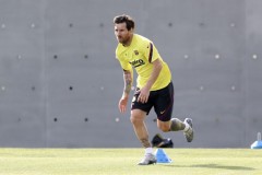 Messi thể hiện sự chuyên nghiệp trước khi rời Barca