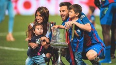 Lionel Messi: 'Vợ con khóc nức nở khi nghe tin tôi rời Barca'