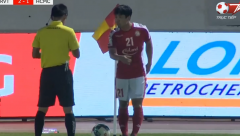 VIDEO: Tình huống dính thẻ hớ hênh khiến Công Phượng bị loại khỏi trận đấu với Hà Nội