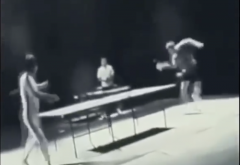 VIDEO: Đoạn phim hiếm về trận đánh bóng bàn kinh điển bằng côn nhị khúc của Lý Tiểu Long
