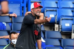 HLV Klopp nổi điên khi học trò vỗ tay, hả hê nhìn cầu thủ Chelsea ăn thẻ đỏ