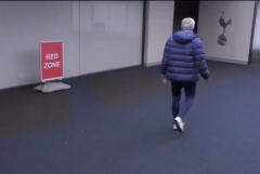 VIDEO: Bỏ đồng đội để 'giải quyết nỗi buồn', Dier khiến HLV Mourinho vào tận WC lôi trở lại