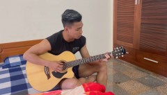 VIDEO: Văn Thanh khiến fan nữ đổ gục khi vừa đánh guitar vừa khoe giọng hát