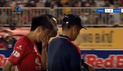 VIDEO: Lee Nguyễn ngậm ngùi rời sân từ sớm trong ngày trở lại Pleiku