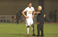 VIDEO: HLV Petrovic tâm sự 'thầm kín' cùng cầu thủ đồng hương của HAGL - Memovic