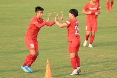 VIDEO: Vừa trở về đội tuyển, Phan Văn Đức lập tức hòa nhập nhanh chóng với các đồng đội