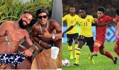 Huyền thoại Ronaldinho cổ vũ ĐT Malaysia ở vòng loại World Cup 2022