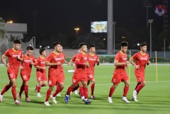 VIDEO: Vừa đến UAE đã bị thầy Park nhồi thể lực, các tuyển thủ Việt Nam mệt bở hơi tai