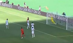 VIDEO: Sao M.U tạt bóng như đặt, thủ môn Thụy Sĩ bay người như Tấn Trường