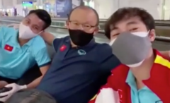 VIDEO: Văn Toàn vất vả dạy thầy Park nói 'cảm ơn mọi người' bằng tiếng Việt