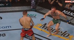 VIDEO: Khoảnh khắc huyền thoại MMA - Conor McGregor gục ngã đầy xót xa