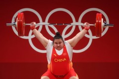 'Thần đồng cử tạ' của Trung Quốc chứng minh đẳng cấp khi xô đổ 3 kỷ lục Olympic