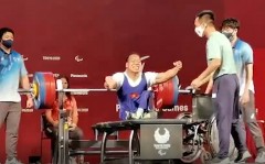 VIDEO: Lần cử quyết định giúp Lê Văn Công giành HCB Paralympic