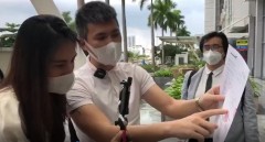 VIDEO: Công Vinh, Thủy Tiên giải thích về sao kê ngay tại ngân hàng