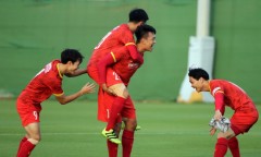 VIDEO: ĐT Việt Nam chơi đuổi bắt cực lầy, lấy lại tâm lý sau trận thua Trung Quốc