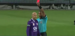 VIDEO: Vừa vào sân thay người, cầu thủ nhận thẻ đỏ nhanh nhất sự nghiệp sau..17 giây
