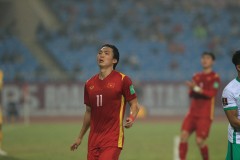 Bố Tuấn Anh: 'Gia đình rất lo khi gặp Indonesia, chỉ mong con thi đấu tốt và không bị chấn thương'