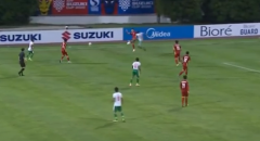 VIDEO: Cầu thủ Indonesia bỏ bóng, xông phi thẳng vào người Hồng Duy