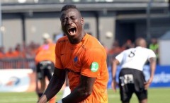 VIDEO: Cầu thủ Châu Phi 'gào khóc thảm thiết' sau khi phải nhận thẻ đỏ
