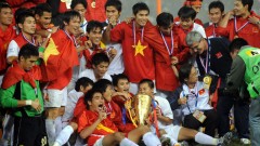 VIDEO: Pha đánh đầu 'lịch sử' của Công Vinh vào lưới ĐT Thái Lan tại AFF Cup 2008
