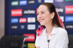 HLV Thái Lan ngợi ca 'quan hệ rộng' của bà trưởng đoàn là chìa khóa thành công của đội bóng