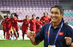 HLV Mai Đức Chung: 'Có nữ cầu thủ Việt Nam phải ngủ dưới gầm cầu thang, lương 2,1 triệu'