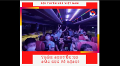 VIDEO: U23 Việt Nam ăn mừng cực sung trên xe sau khi vô địch U23 Đông Nam Á