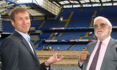 'Abramovich sẽ bán Chelsea và quyên góp từ thiện nhưng chính phủ Anh vẫn nhất quyết ra tay với CLB?'