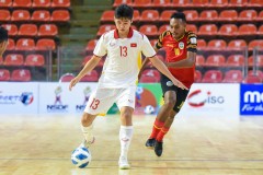 Hủy diệt đội bóng 'tí hon' Đông Timor, ĐT futsal Việt Nam vươn lên dẫn đầu bảng B