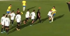 VIDEO: Vừa hết giờ, 2 đội trẻ Argentina và Brazil lao vào đánh nhau ngay trên sân