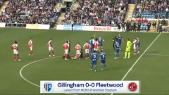 VIDEO: 2 cầu thủ cùng nhận thẻ đỏ sau pha vào bóng có 1-0-2