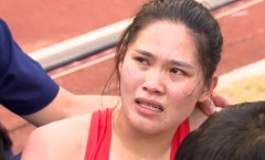 VIDEO: Nghi vấn nữ VĐV điền kinh Việt Nam bị đối thủ chơi xấu, tuột huy chương ngay trước vạch đích
