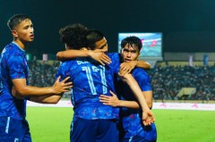 CĐV Thái Lan bất bình khi đội nhà bị đổi lịch phút chót, phải thi đấu bán kết sớm hơn U23 Việt Nam