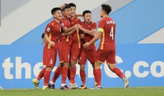 CĐV Thái Lan: 'Tại sao bóng đá Thái Lan được đầu tư hơn Việt Nam về mọi mặt mà thành tích lại thua họ?'