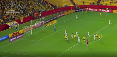 VIDEO: Tung cú sút từ chấm phạt góc, cầu thủ ghi bàn thắng 'kỳ lạ' nhất lịch sử