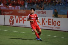 Lần đầu ra sân tại V-League, Phan Tuấn Tài được HLV CLB Viettel khen nức lời